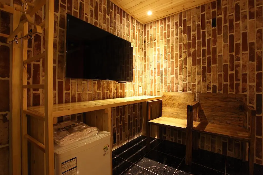 Eco Hotel Gimpo 2*,